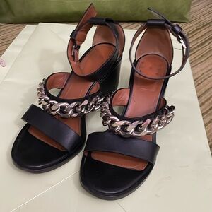 GIVENCHY sandals 7.5 black good condition